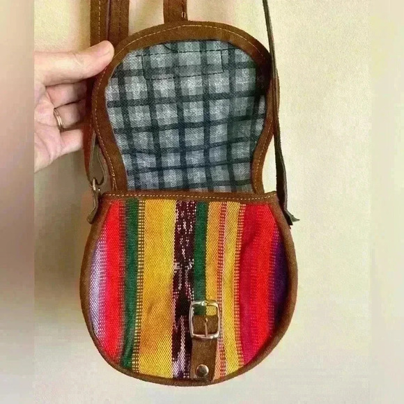 Handmade Crossbody Multicolor Purse With Adjustable Strap - Guatemala - Picture 4 of 13